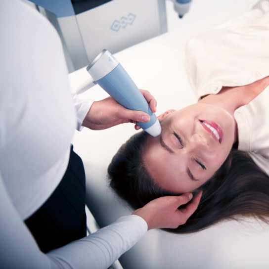 Redness-reduced skin appearance after fractional radiofrequency applied with gold needle